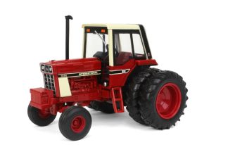 IH 1086 med Tvillinghjul ERTL 1/32